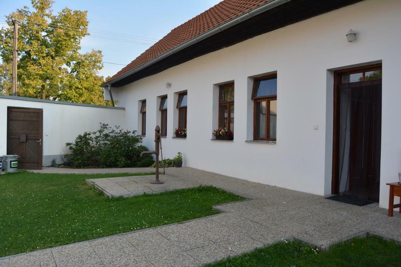 Ubytovani U Dvoraku Veselí nad Lužnicí Exterior foto